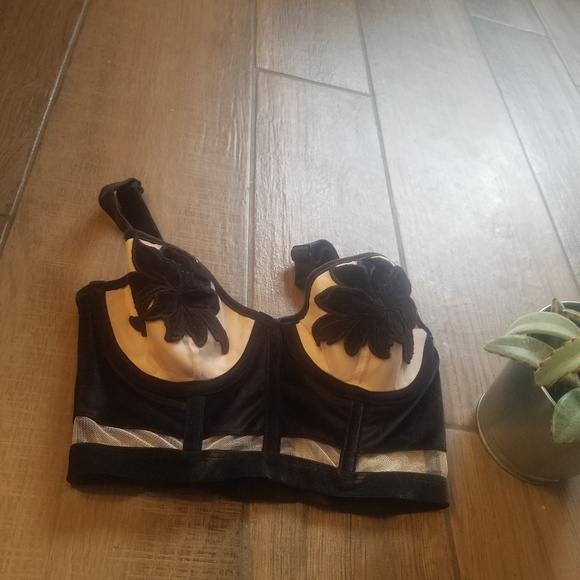 VS Lined Demi Floral applique lined demi Bra 32C - Picture 8 of 9